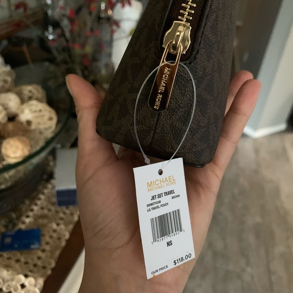 New MK cosmetic make up bag - Picture 7 of 7